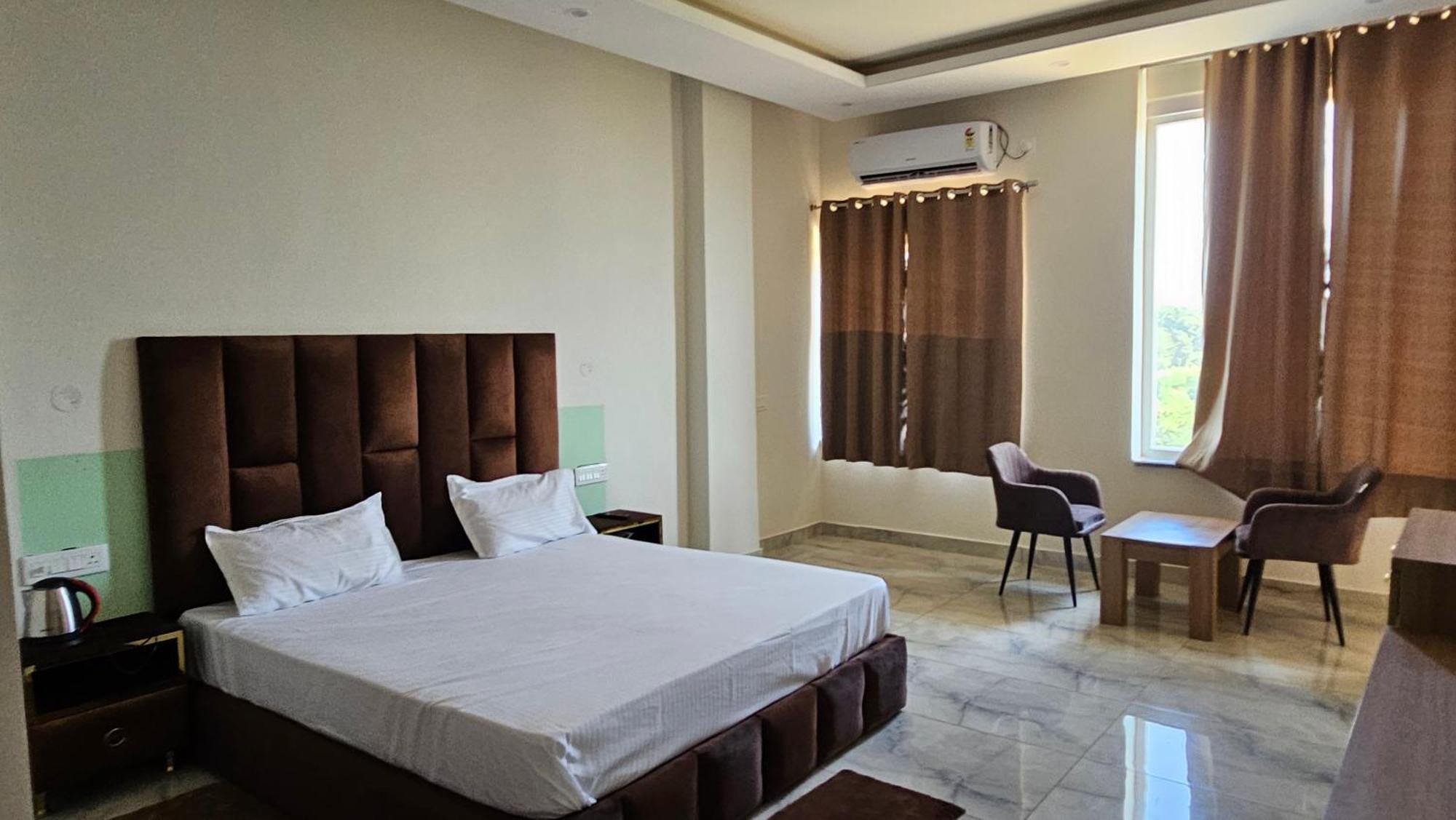 Govind Sagar View Hotel & Restaurant Bilaspur  Exterior photo
